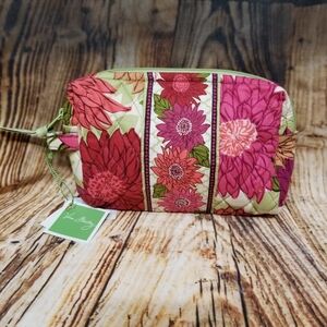 Vera Bradley New With Tag Hello Dahlia! Pattern Quilted Cosmetic Bag Medium Case